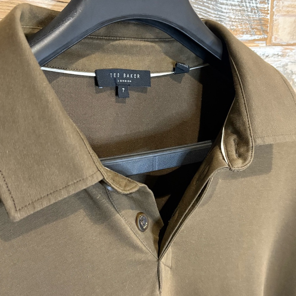 Ted Baker Brown Textured Polo w/Zipper front pocket.Size 7 XL. Good Condition.